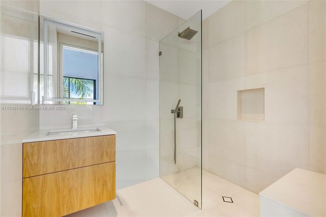 250 Ocean Blvd, Golden Beach, FL 33160