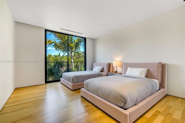 250 Ocean Blvd, Golden Beach, FL 33160