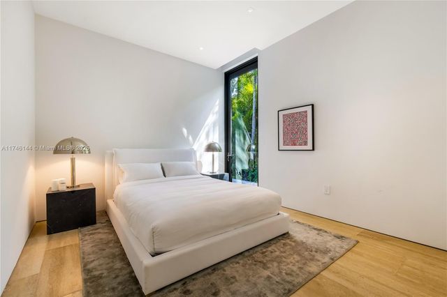 250 Ocean Blvd, Golden Beach, FL 33160