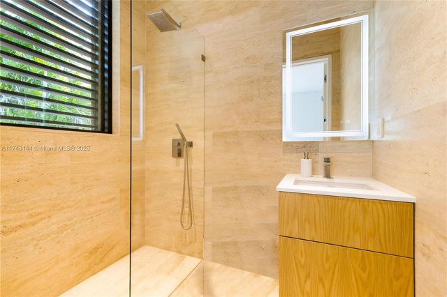 250 Ocean Blvd, Golden Beach, FL 33160