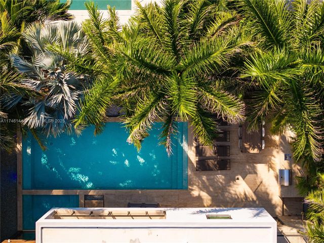 250 Ocean Blvd, Golden Beach, FL 33160