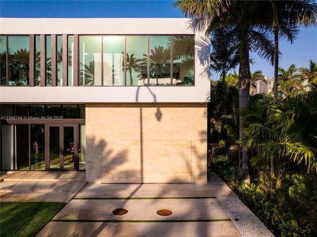 250 Ocean Blvd, Golden Beach, FL 33160