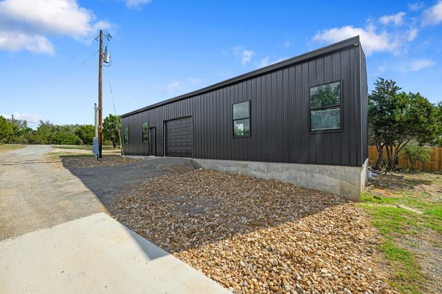 107 W Lakeshore DR, Dripping Springs, TX 78620