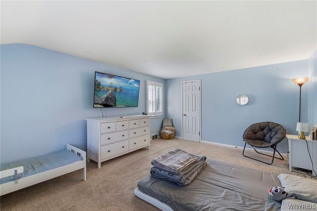415 Roycroft Boulevard, Amherst, NY 14226