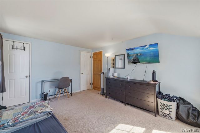 415 Roycroft Boulevard, Amherst, NY 14226