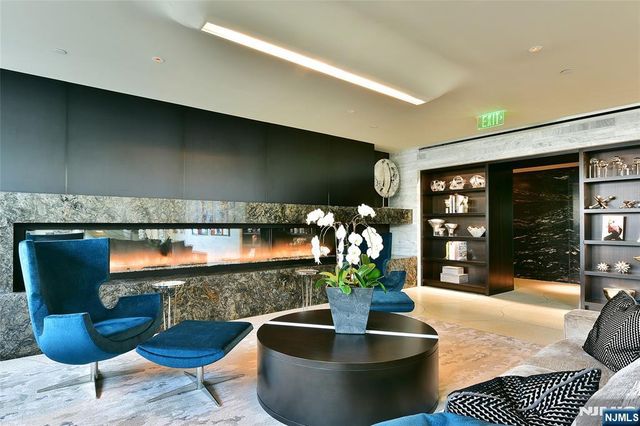 1000 Ave At Port Imperial 403, Weehawken, NJ 07086