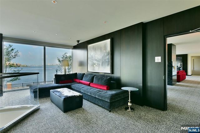 1000 Ave At Port Imperial 403, Weehawken, NJ 07086