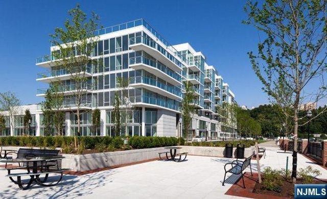 1000 Ave At Port Imperial 403, Weehawken, NJ 07086