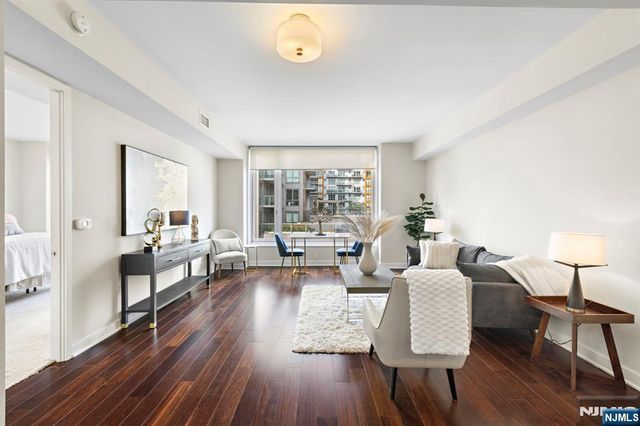 1000 Ave At Port Imperial 403, Weehawken, NJ 07086