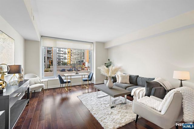 1000 Ave At Port Imperial 403, Weehawken, NJ 07086