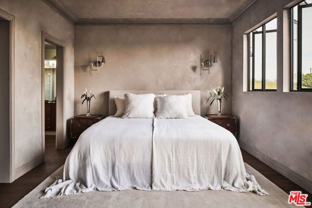 3761 Glenalbyn Drive, Los Angeles, CA 90065