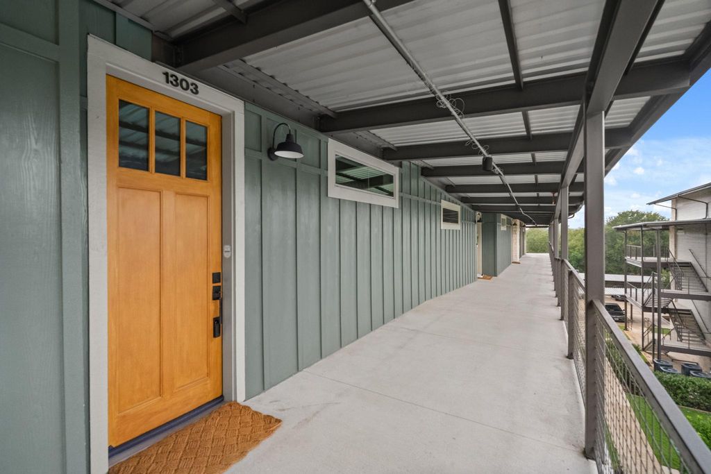 4704 Sunset TRL 1303, Austin, TX 78745