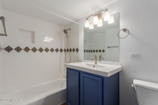 101 S Players Club Dr Apt 3202, Tucson, AZ 85745