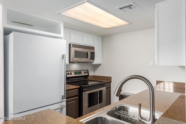 101 S Players Club Dr Apt 3202, Tucson, AZ 85745