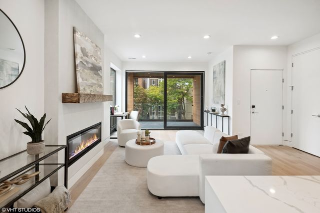 3035 N Sheffield Avenue 2, Chicago, IL 60657