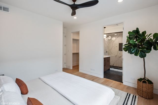 3035 N Sheffield Avenue 2, Chicago, IL 60657