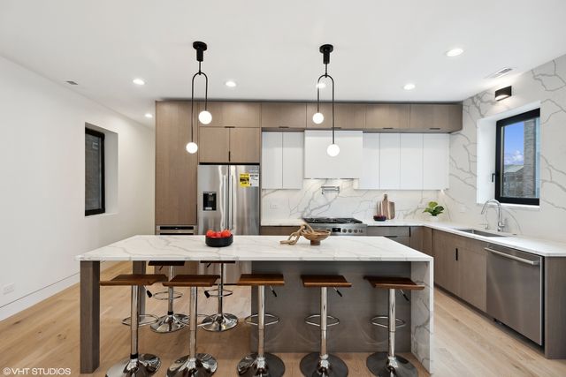 3035 N Sheffield Avenue 2, Chicago, IL 60657