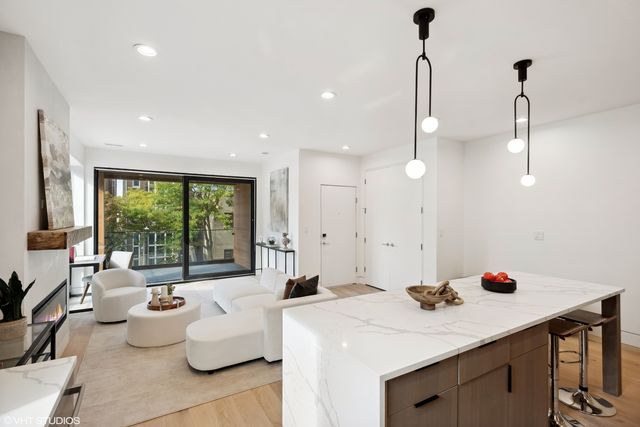 3035 N Sheffield Avenue 2, Chicago, IL 60657