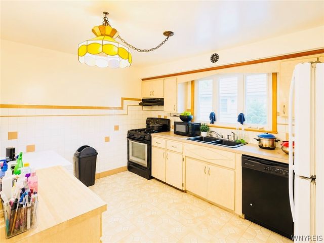 93 Preston Road, Cheektowaga, NY 14215