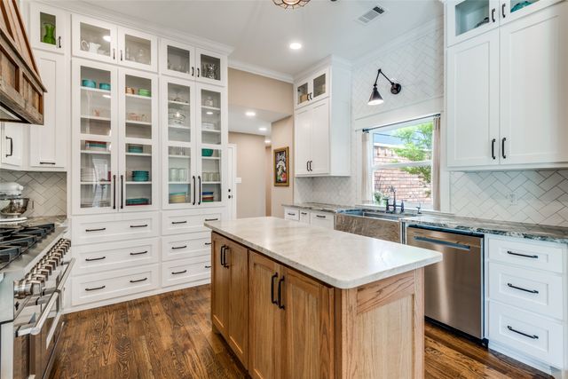 459 Chippendale Drive, Heath, TX 75032