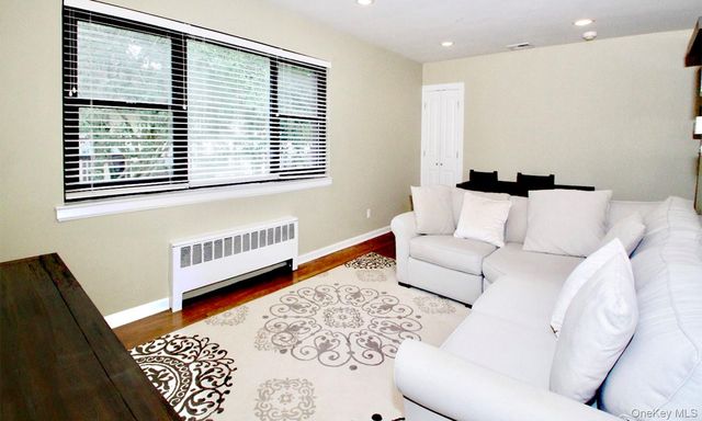 129 Fifteenth Street B2, Garden City, NY 11530