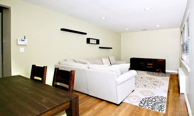 129 Fifteenth Street B2, Garden City, NY 11530
