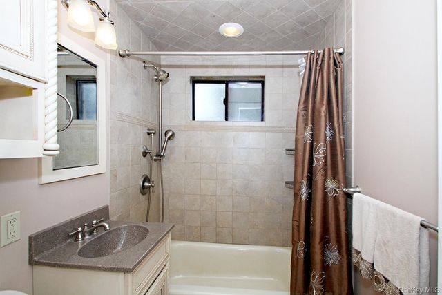 129 Fifteenth Street B2, Garden City, NY 11530