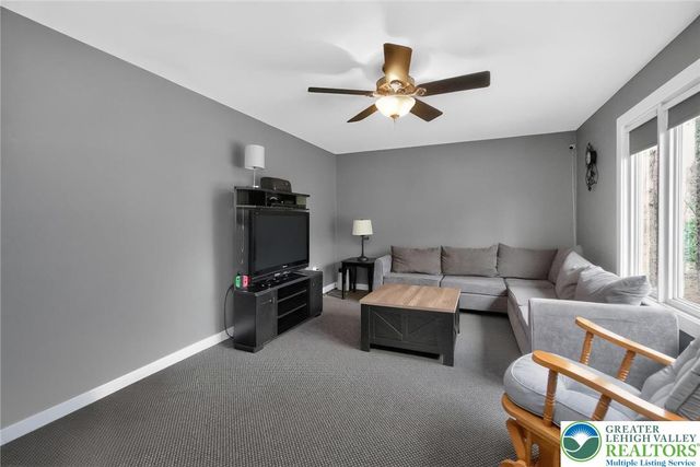 240 Horseshoe Drive, Towamensing Twp, PA 18071