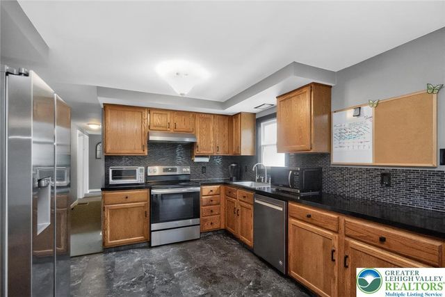 240 Horseshoe Drive, Towamensing Twp, PA 18071