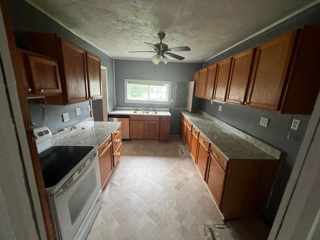 1309 Holly Avenue, South Pittsburg, TN 37380