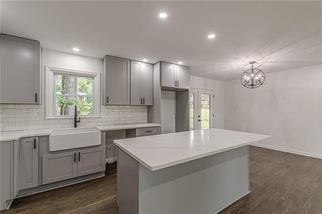 2352 Glendale Drive, Decatur, GA 30032