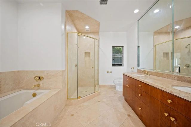8246 Woodshill Trail, Los Angeles, CA 90069