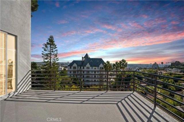 8246 Woodshill Trail, Los Angeles, CA 90069