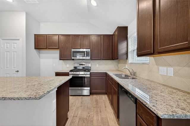 11643 Colossal Oak Drive, Houston, TX 77066