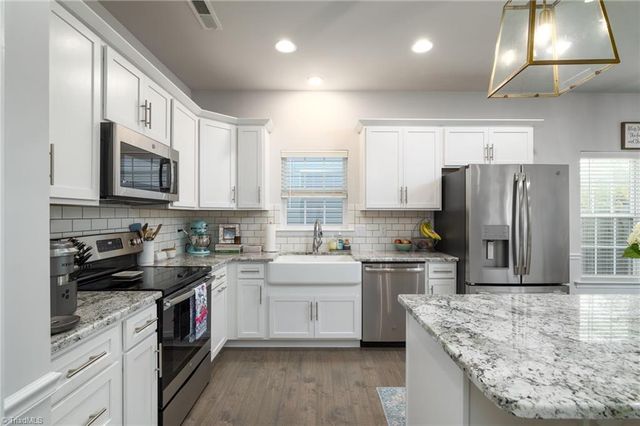 5204 Sedge Hollow Drive, Kernersville, NC 27284