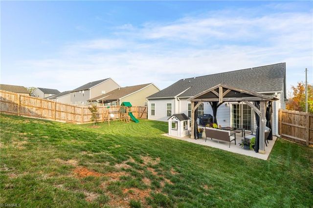 5204 Sedge Hollow Drive, Kernersville, NC 27284