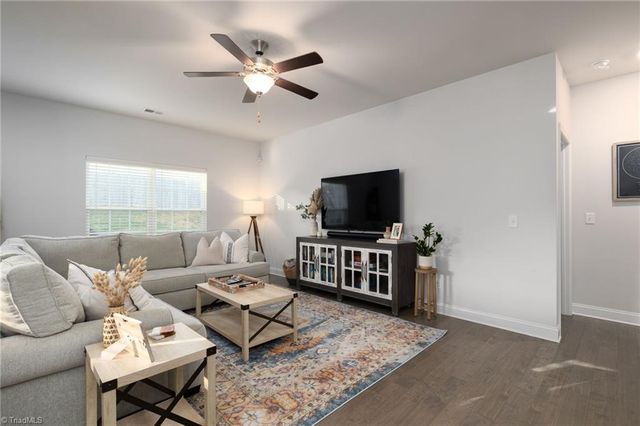 5204 Sedge Hollow Drive, Kernersville, NC 27284