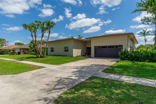 13621 Barberry Drive, Wellington, FL 33414