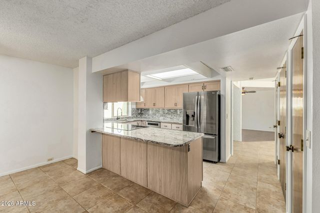 4701 E WINSTON Drive, Phoenix, AZ 85044