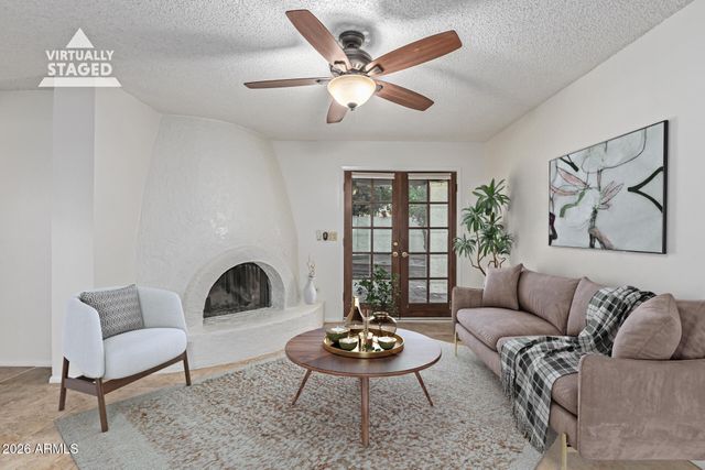 4701 E WINSTON Drive, Phoenix, AZ 85044