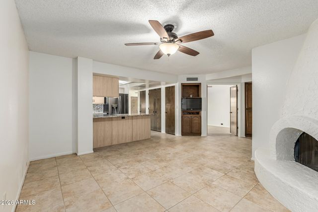 4701 E WINSTON Drive, Phoenix, AZ 85044