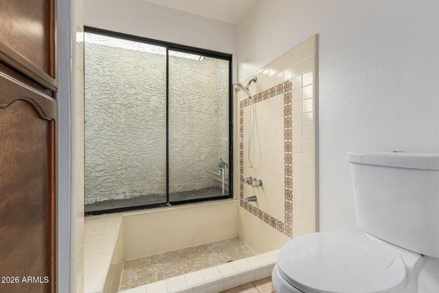 4701 E WINSTON Drive, Phoenix, AZ 85044