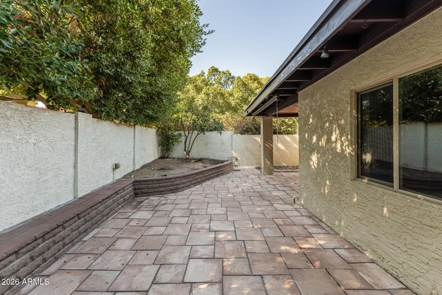 4701 E WINSTON Drive, Phoenix, AZ 85044