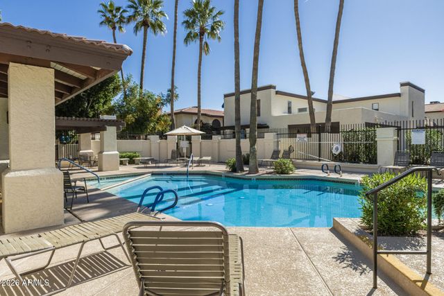 4701 E WINSTON Drive, Phoenix, AZ 85044