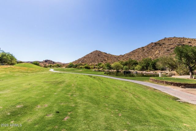 4701 E WINSTON Drive, Phoenix, AZ 85044