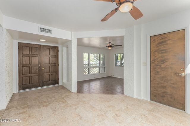 4701 E WINSTON Drive, Phoenix, AZ 85044