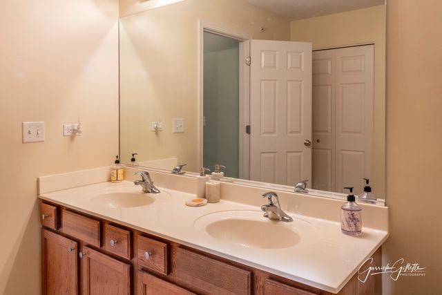 4004 Shoeger Court, Yorkville, IL 60560