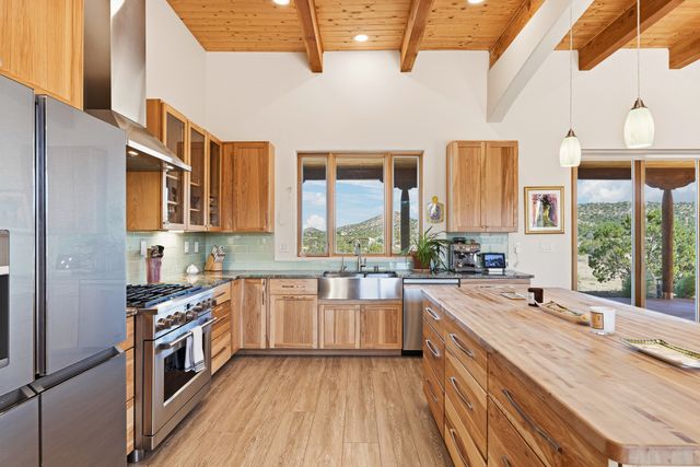 176 Principe De Paz, Santa Fe, NM 87508
