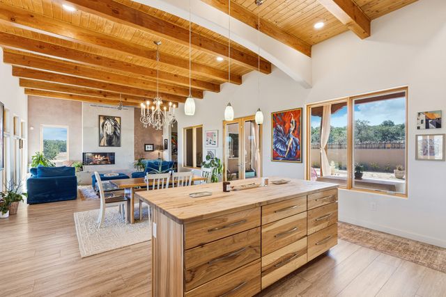 176 Principe De Paz, Santa Fe, NM 87508