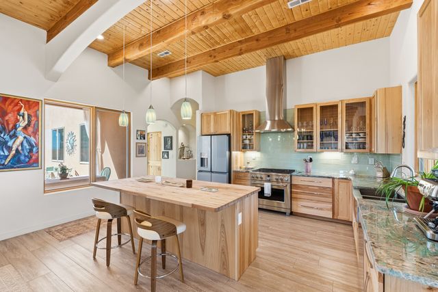 176 Principe De Paz, Santa Fe, NM 87508